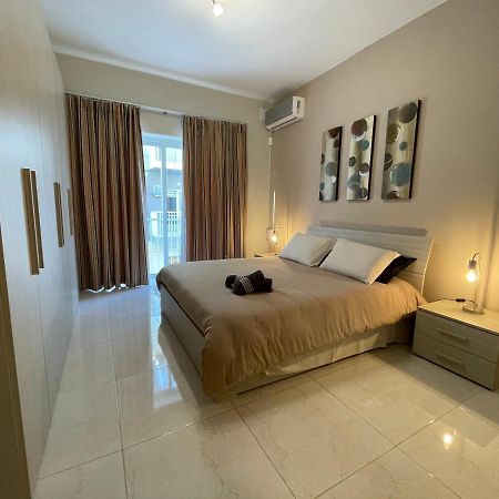 Verdi Apartment - Spacious Modern Apartment, Close To Valletta Santa Vennera Kültér fotó