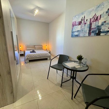 Verdi Apartment - Spacious Modern Apartment, Close To Valletta Santa Vennera Kültér fotó