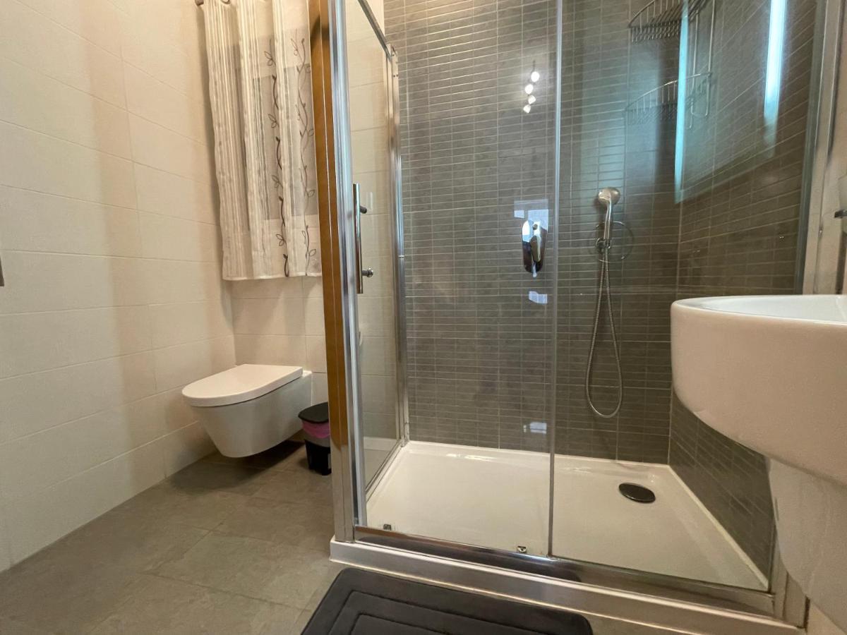 Verdi Apartment - Spacious Modern Apartment, Close To Valletta Santa Vennera Kültér fotó