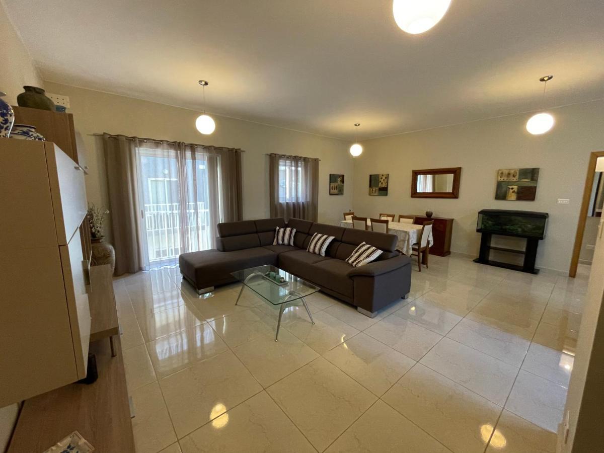 Verdi Apartment - Spacious Modern Apartment, Close To Valletta Santa Vennera Kültér fotó