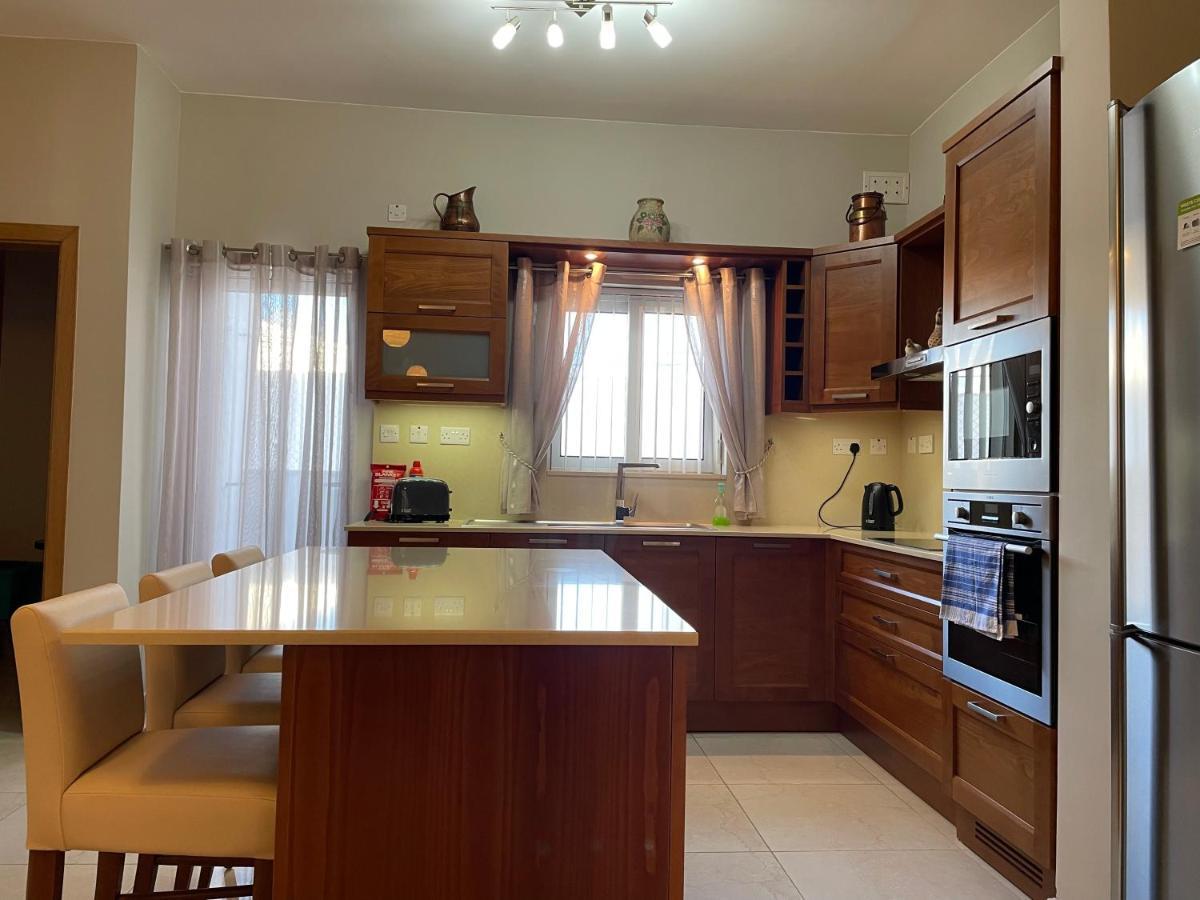 Verdi Apartment - Spacious Modern Apartment, Close To Valletta Santa Vennera Kültér fotó