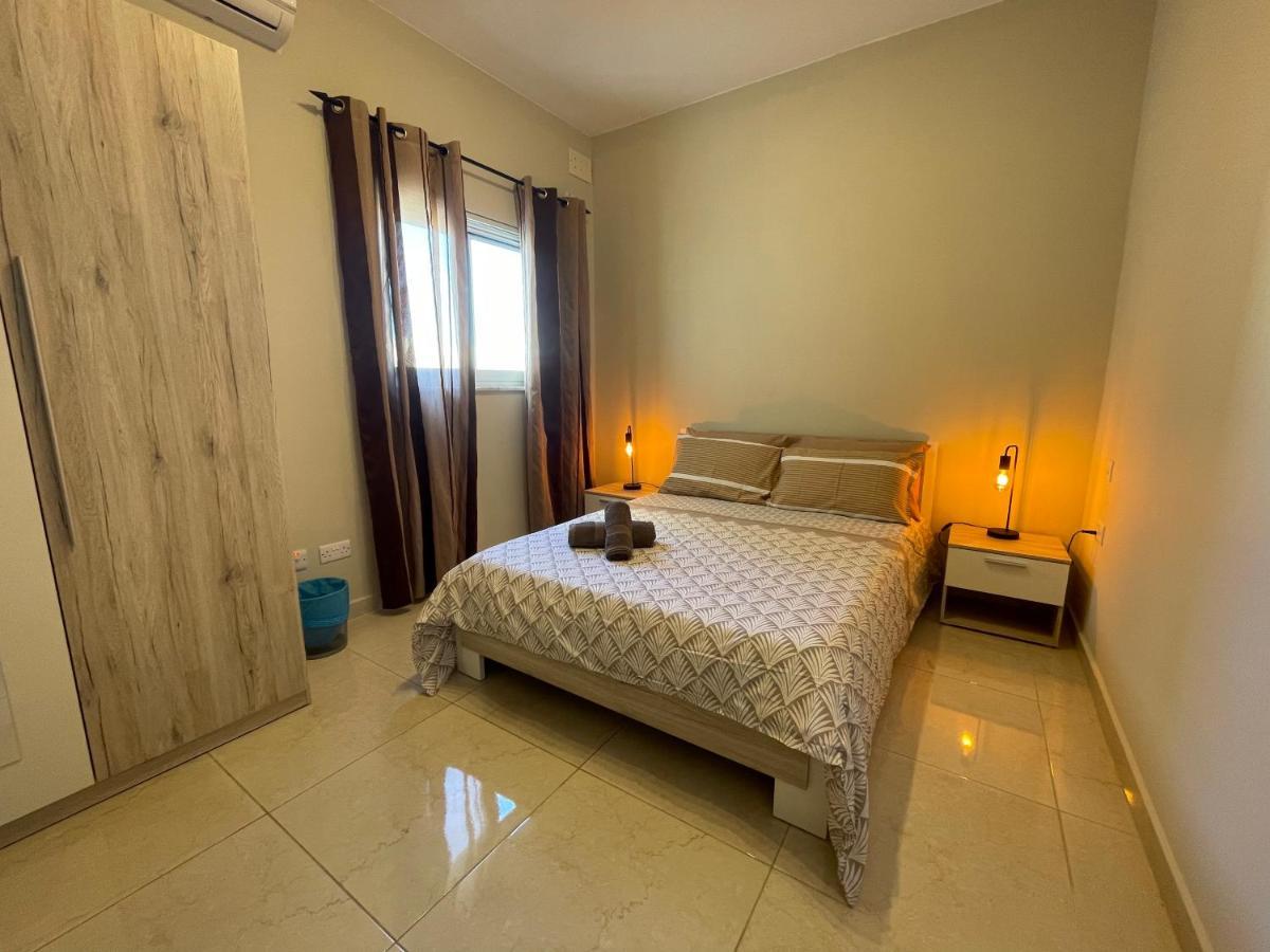 Verdi Apartment - Spacious Modern Apartment, Close To Valletta Santa Vennera Kültér fotó